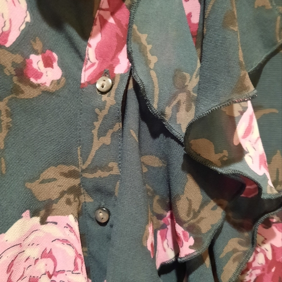 Converse One Star Blouse Womans Large Gray Floral Ruffle Button Down - Picture 7 of 12